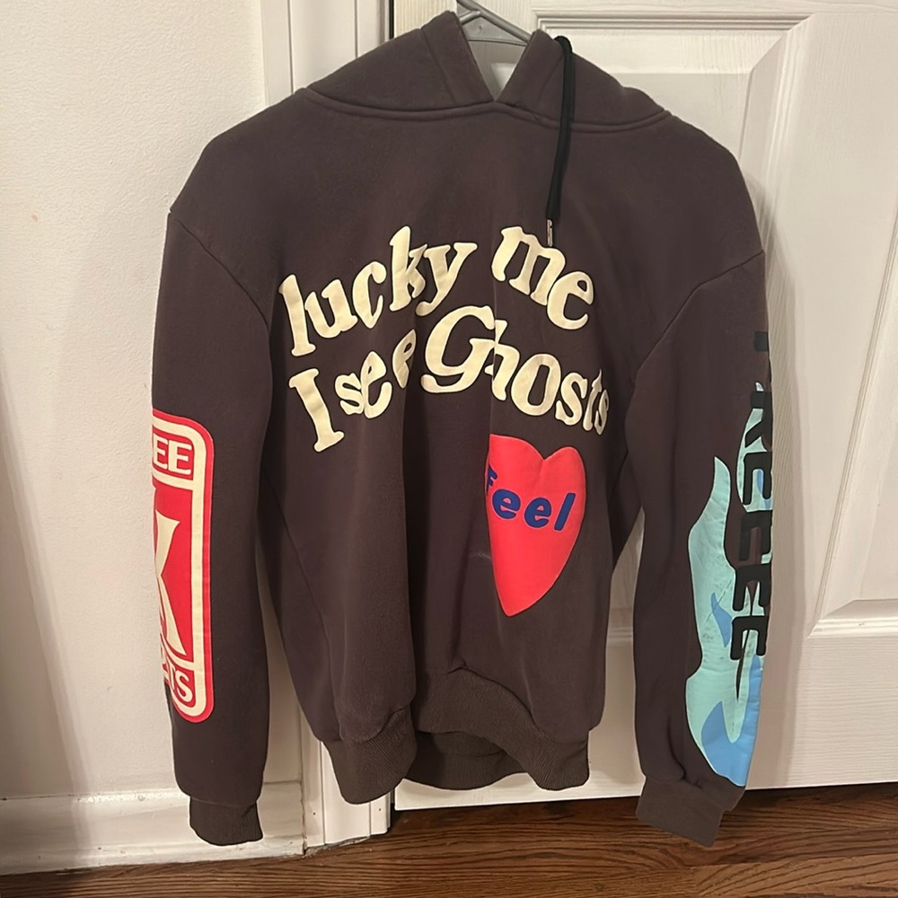 Hi! I’m selling this because it’s not really my style anymore. Barely ever warn!